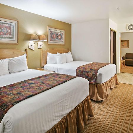 Best Western Gold Canyon Inn & Suites Bagian luar foto